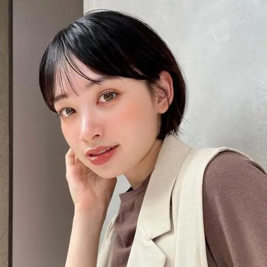 ショートボブのおすすめスタイル30選｜前髪ありなし別カタログ・ヘアアレンジもご紹介
