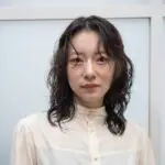 《50代のくせ毛さん向け》うねりをカバーできる髪型や原因・対策を解説